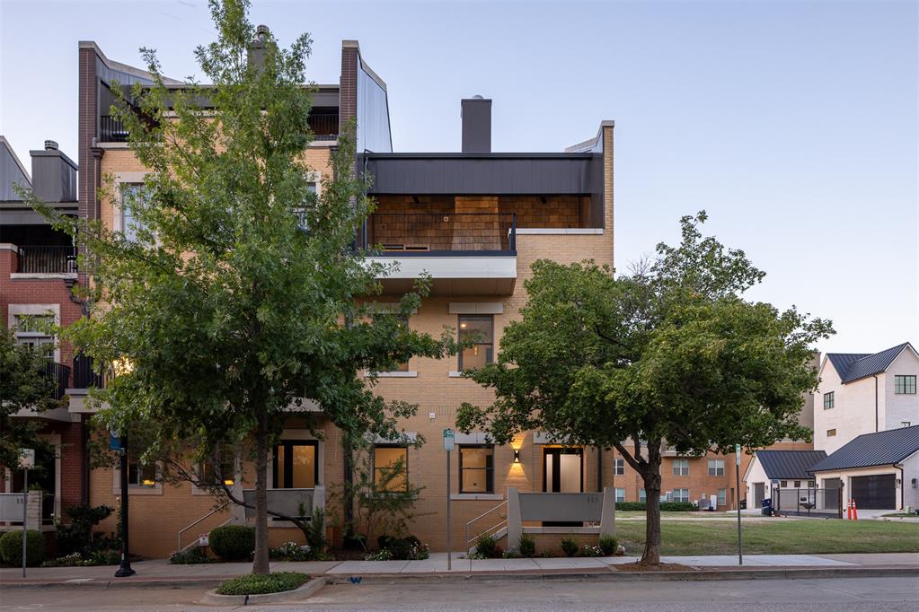 117 NE 3rd Street
