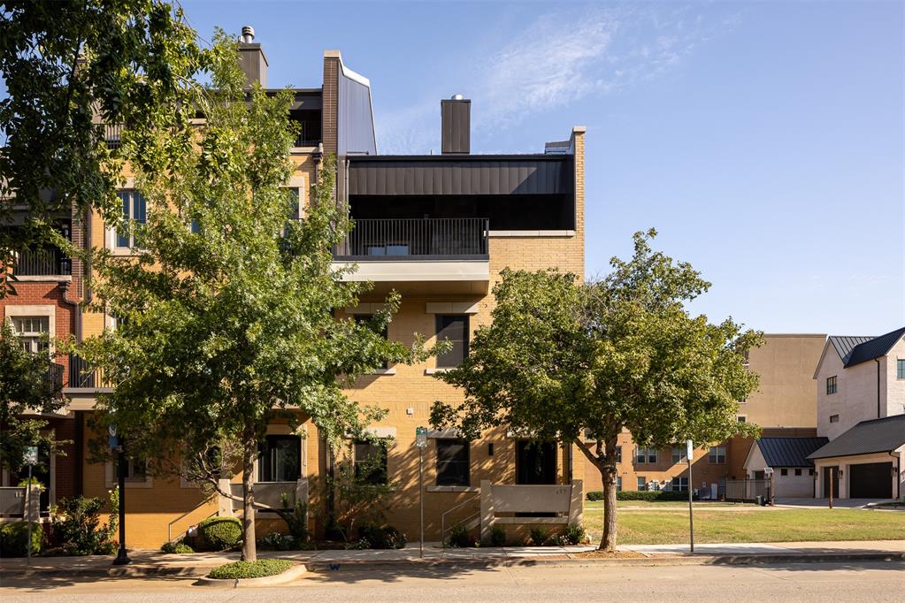 117 NE 3rd Street