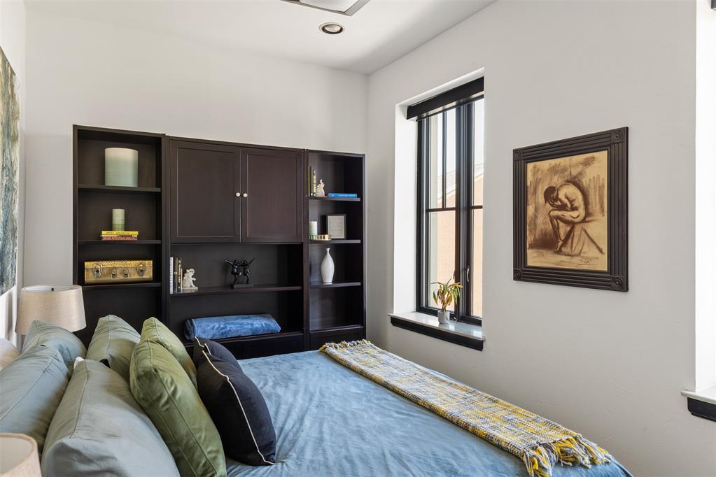 115 NE 3rd Street