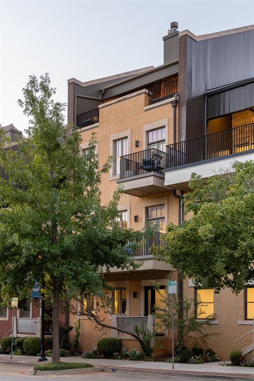 115 NE 3rd Street