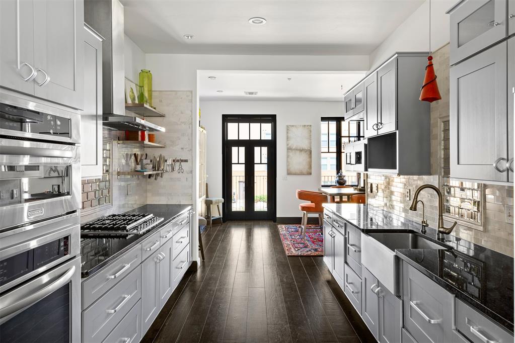115 NE 3rd Street