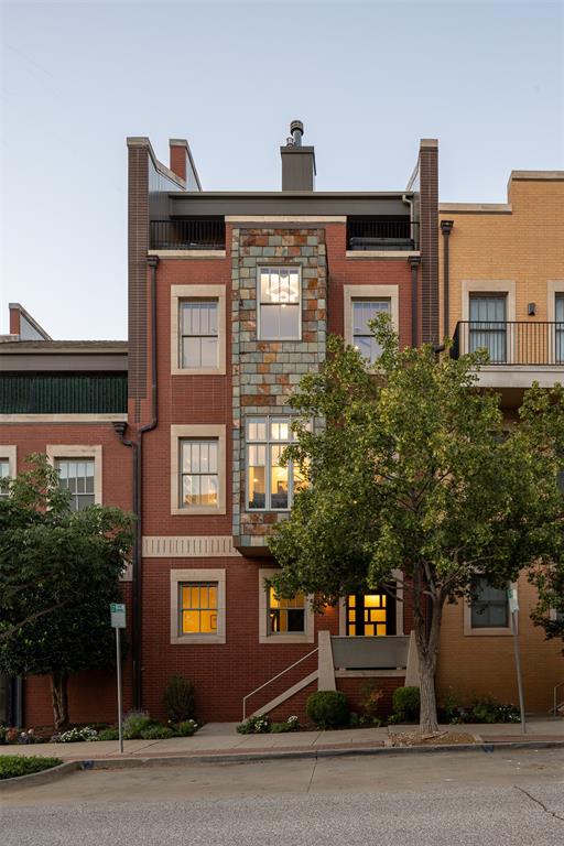 109 NE 3rd Street