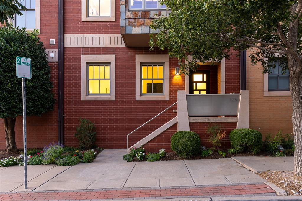 109 NE 3rd Street