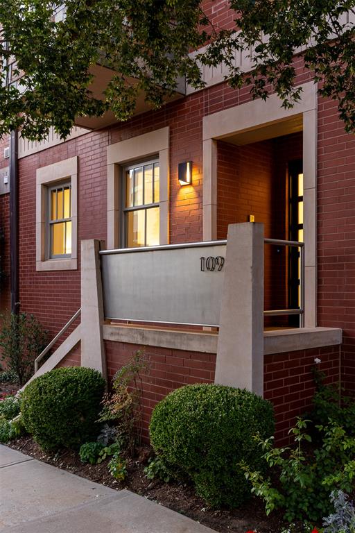 109 NE 3rd Street