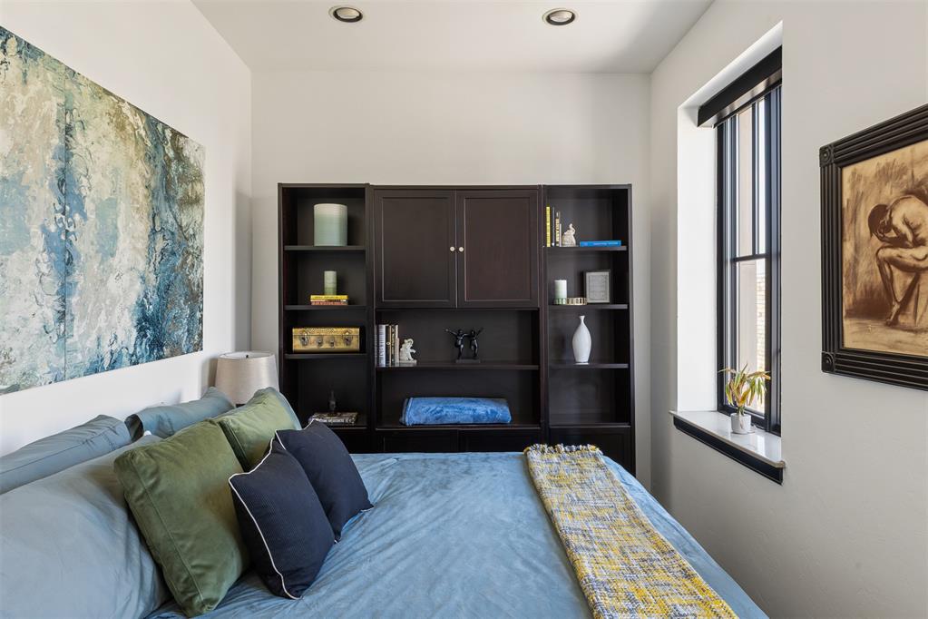 115 NE 3rd Street