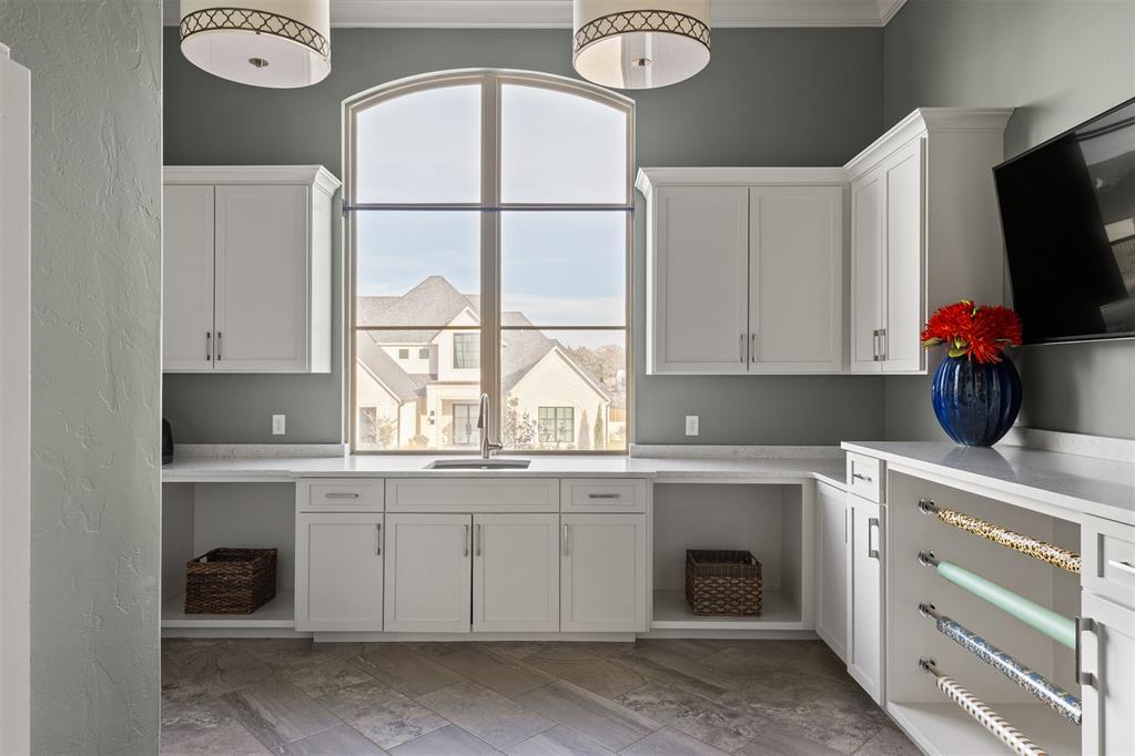 5001 Water Oak Way