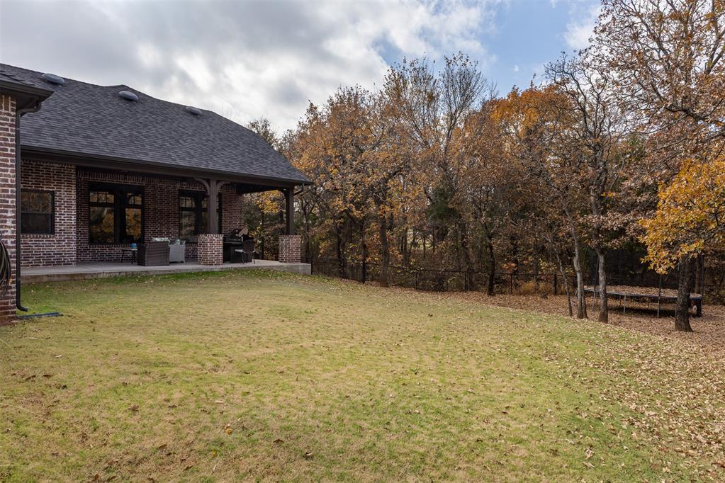 2609 Crestwood Drive