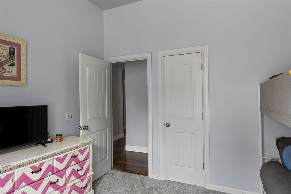 2609 Crestwood Drive