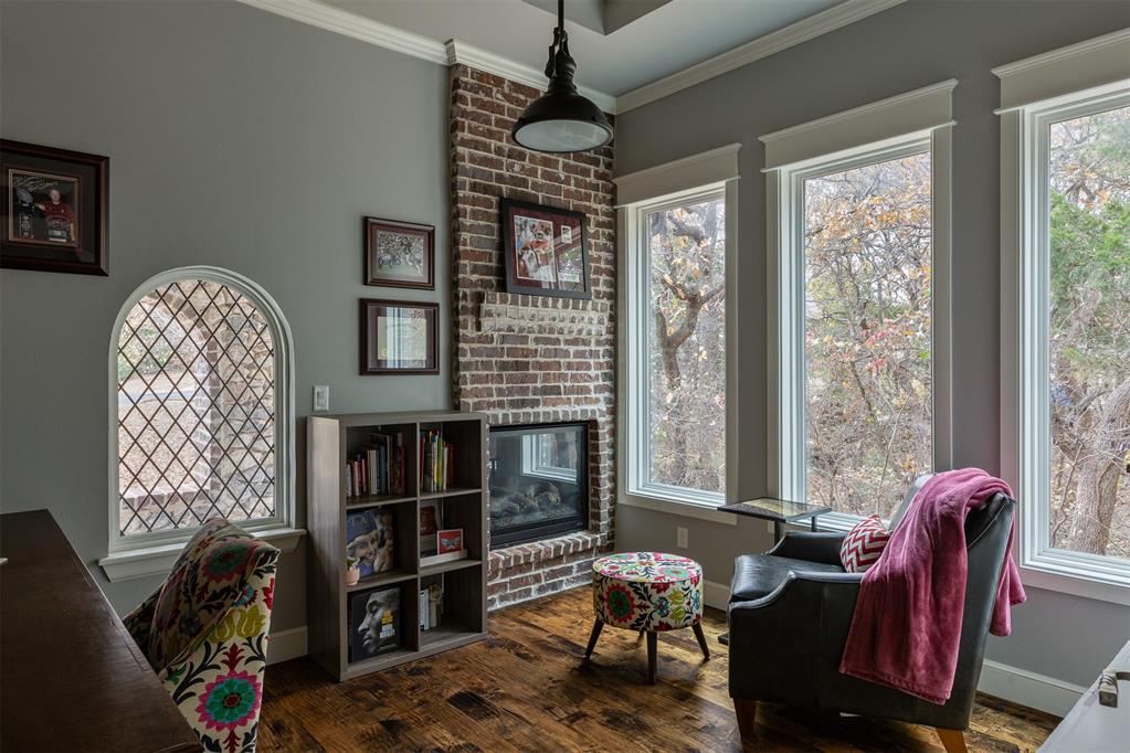 2609 Crestwood Drive