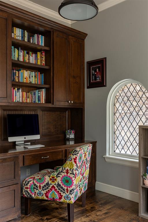 2609 Crestwood Drive