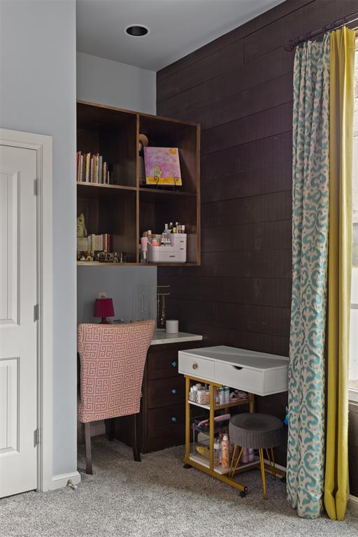 2609 Crestwood Drive