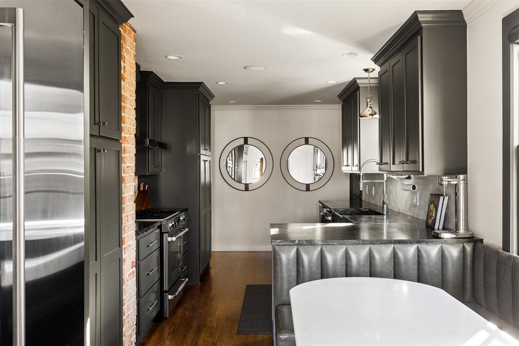 216 NW 33rd Street