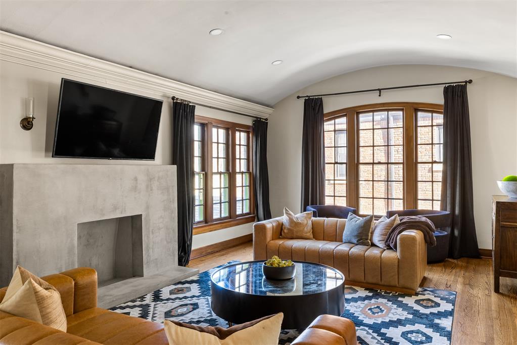 216 NW 33rd Street