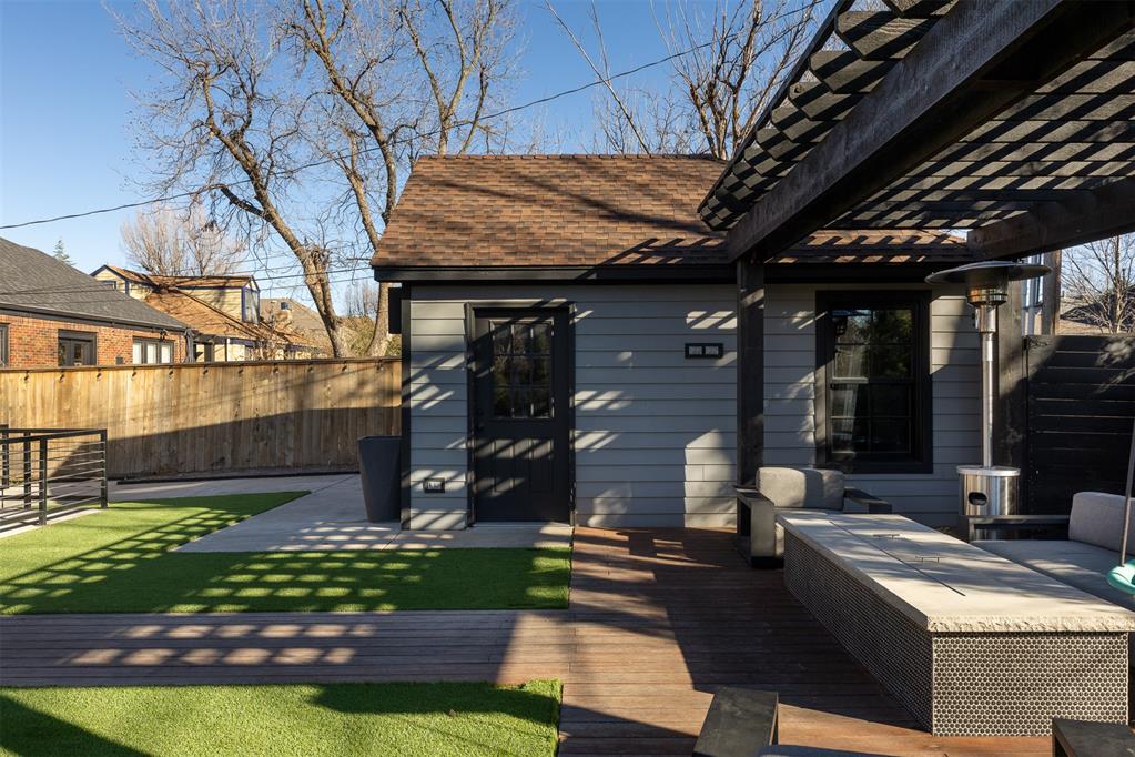 216 NW 33rd Street