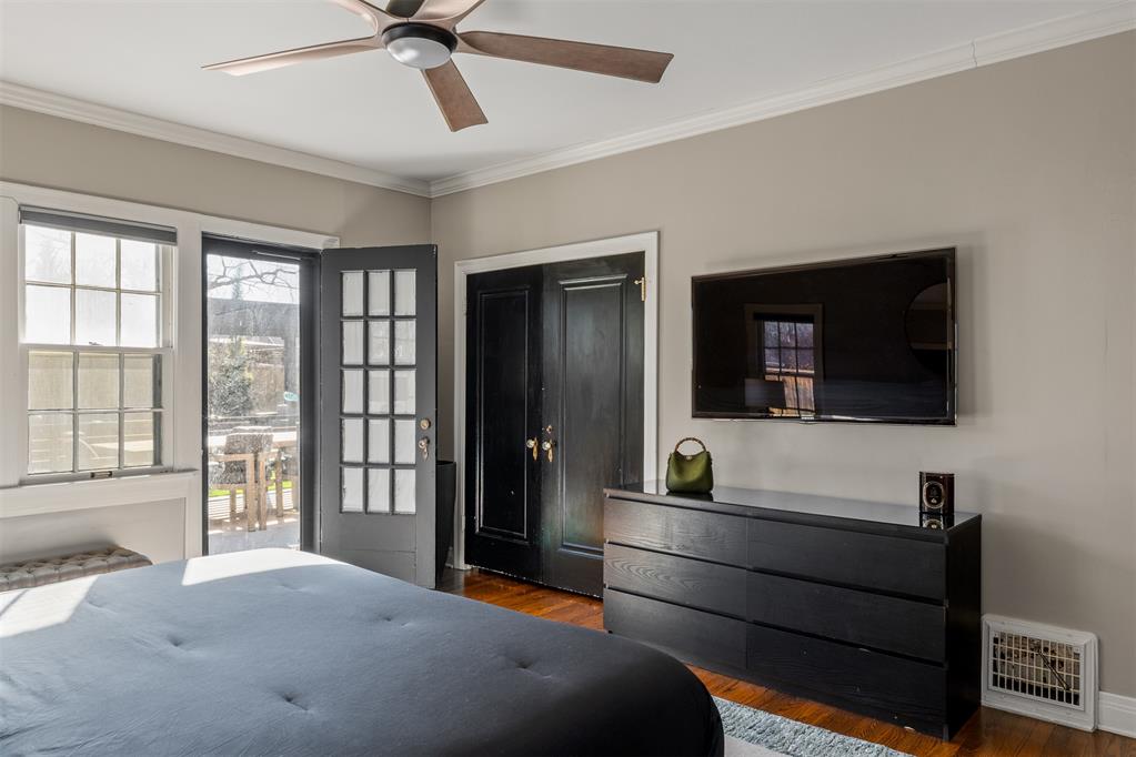 216 NW 33rd Street