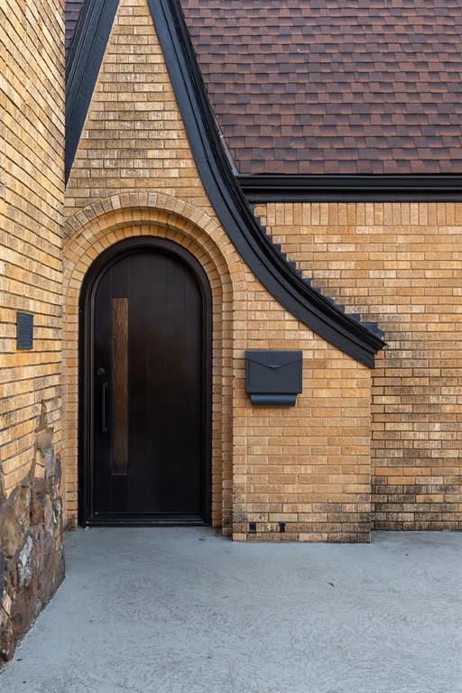 216 NW 33rd Street