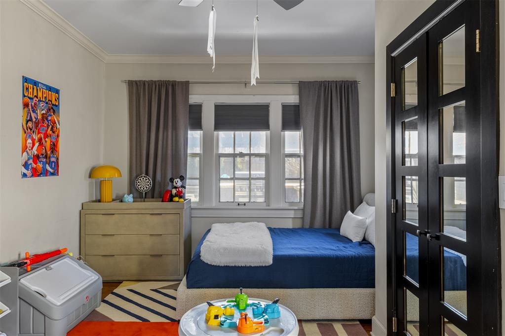 216 NW 33rd Street