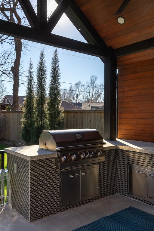 216 NW 33rd Street