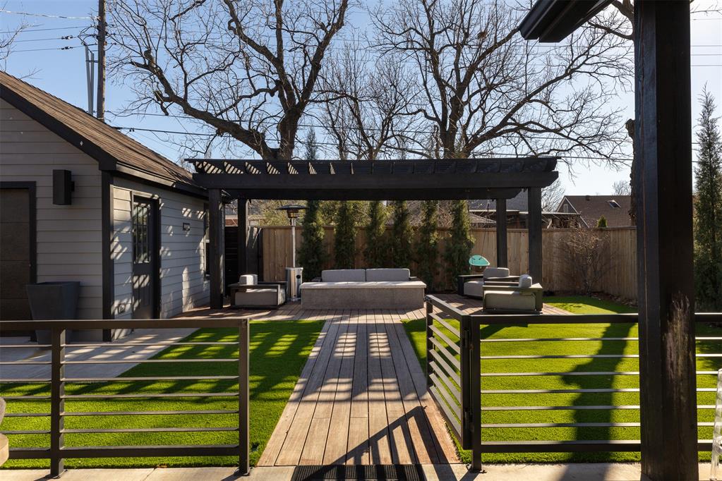 216 NW 33rd Street
