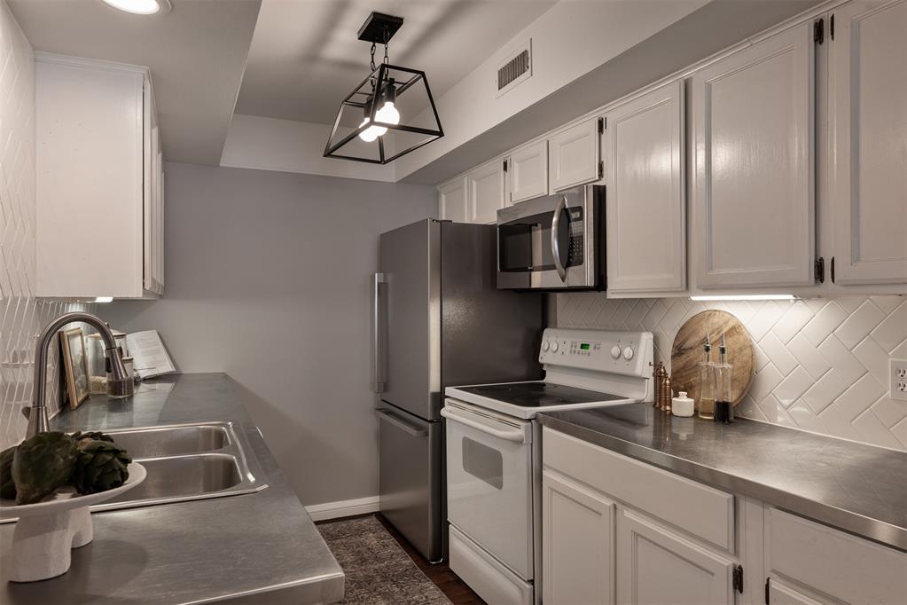 600 NW 4th Street Unit: 313N