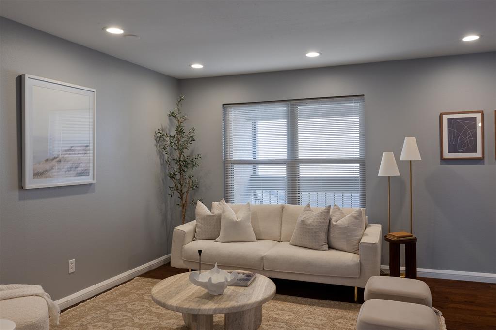 600 NW 4th Street Unit: 313N