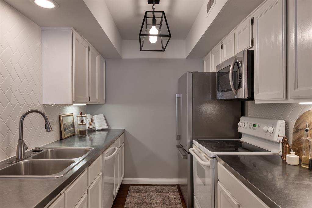 600 NW 4th Street Unit: 313N