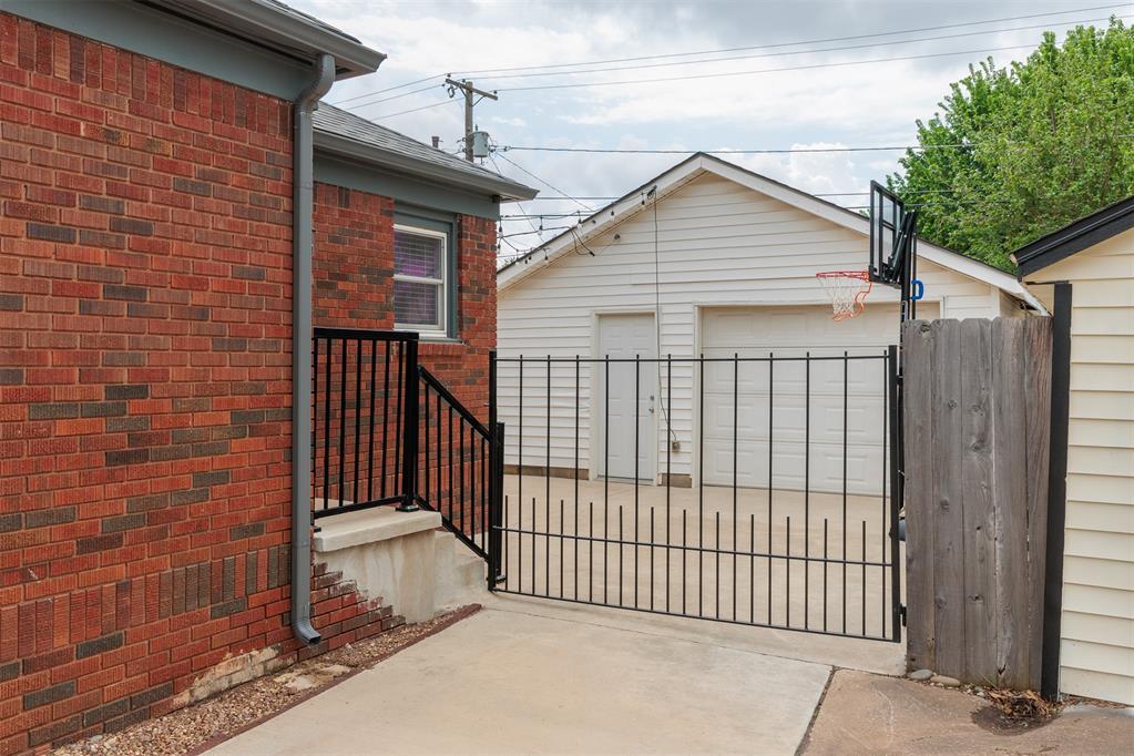 3304 NW 18th Street