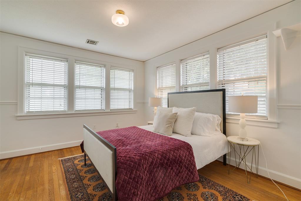 714 NE 18th Street