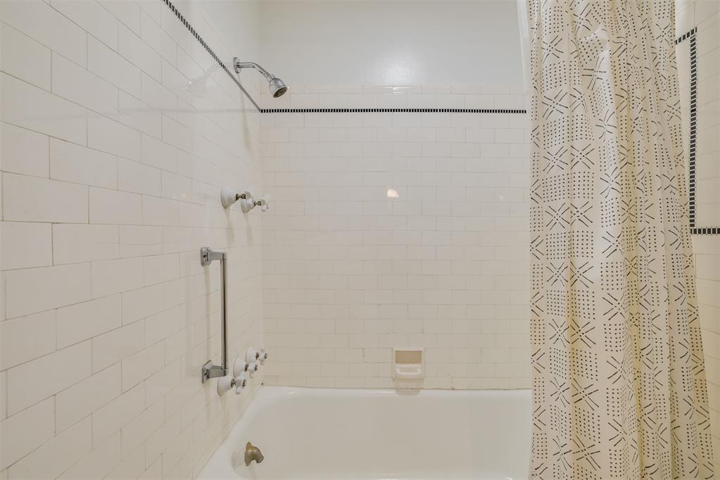 714 NE 18th Street