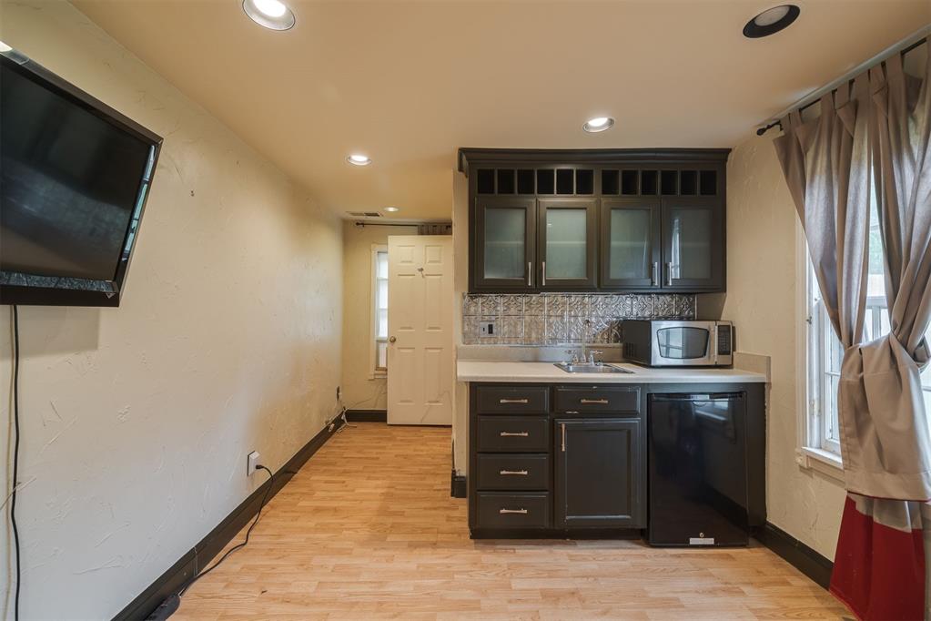 714 NE 18th Street