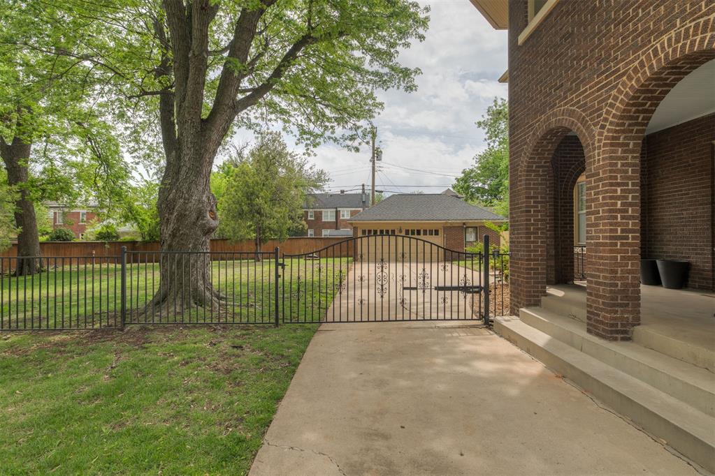 714 NE 18th Street