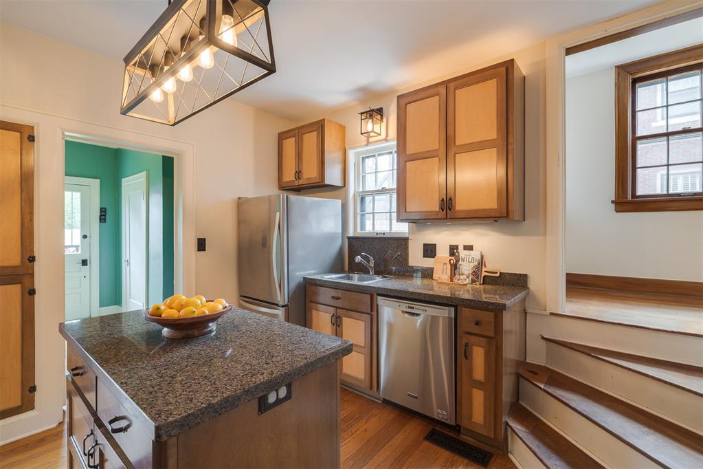 714 NE 18th Street