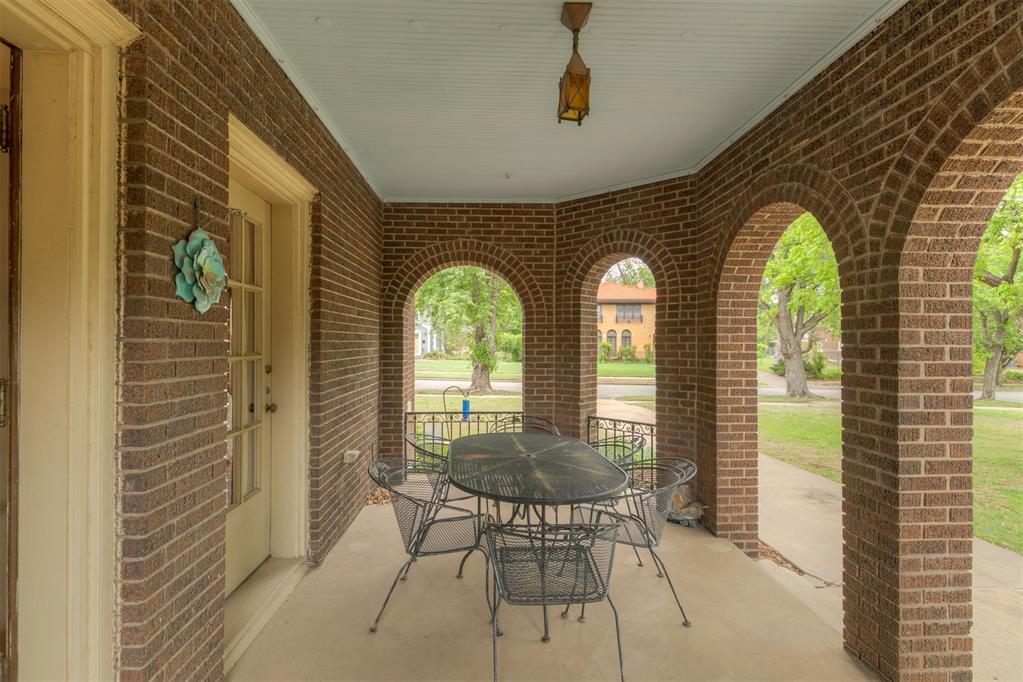 714 NE 18th Street