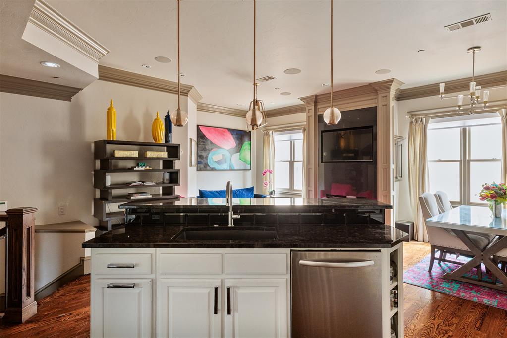422 NE 2nd Street