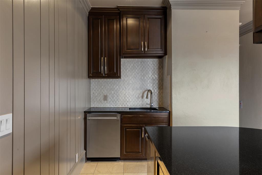 422 NE 2nd Street
