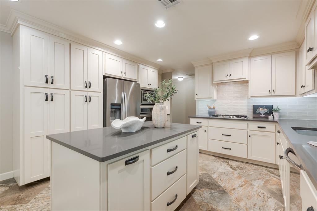 2948 Kerry Lane