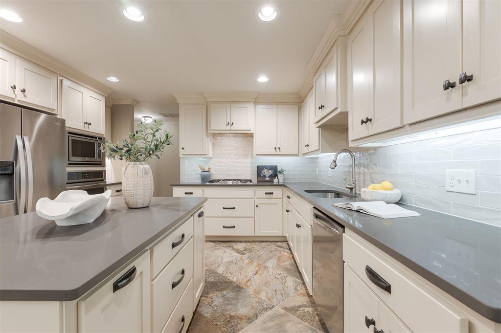 2948 Kerry Lane