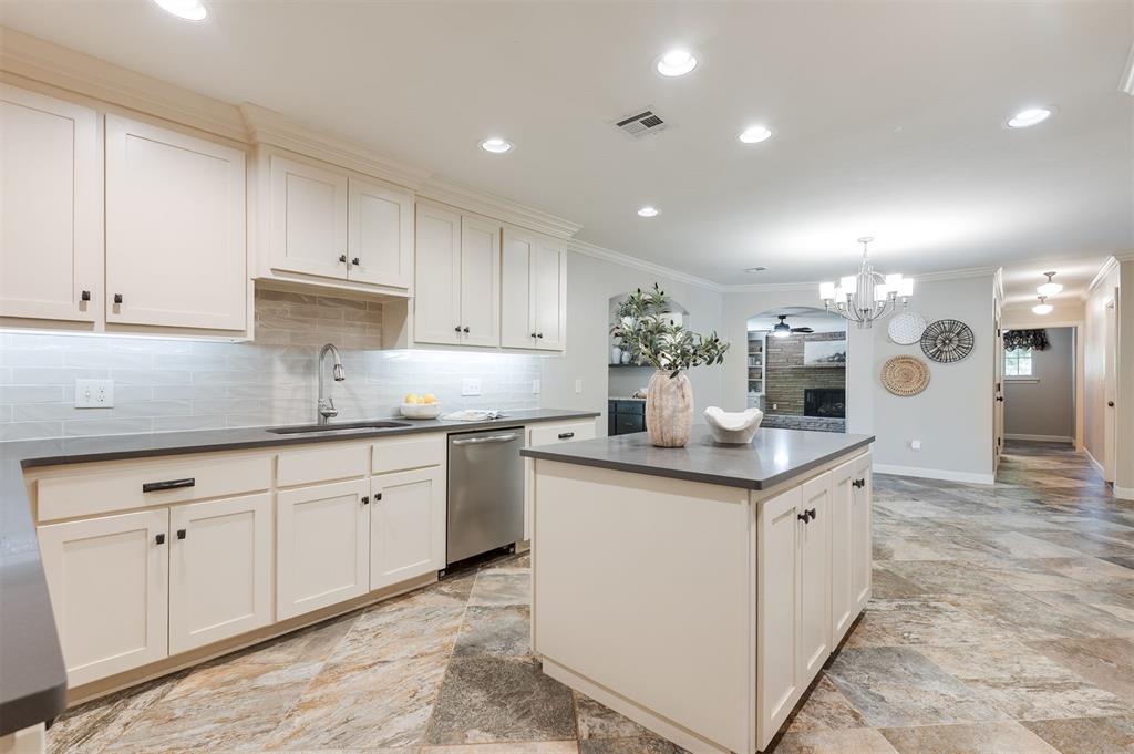2948 Kerry Lane