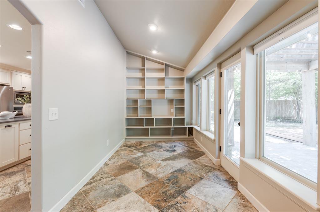 2948 Kerry Lane