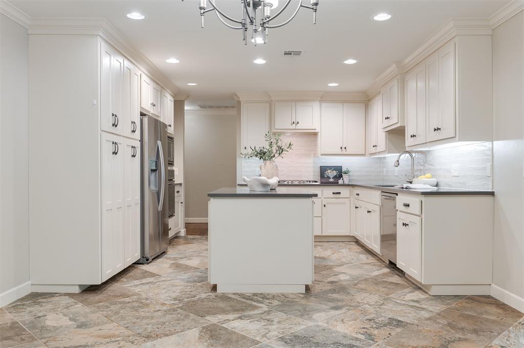2948 Kerry Lane