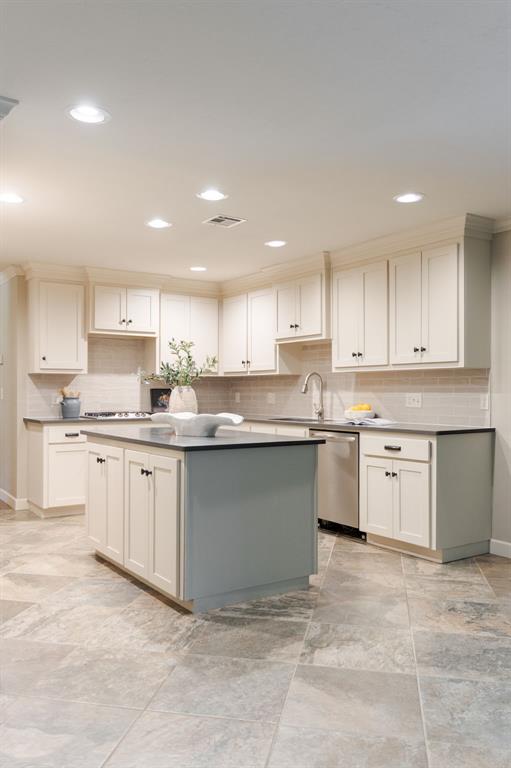 2948 Kerry Lane