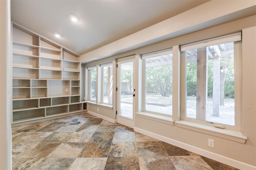 2948 Kerry Lane
