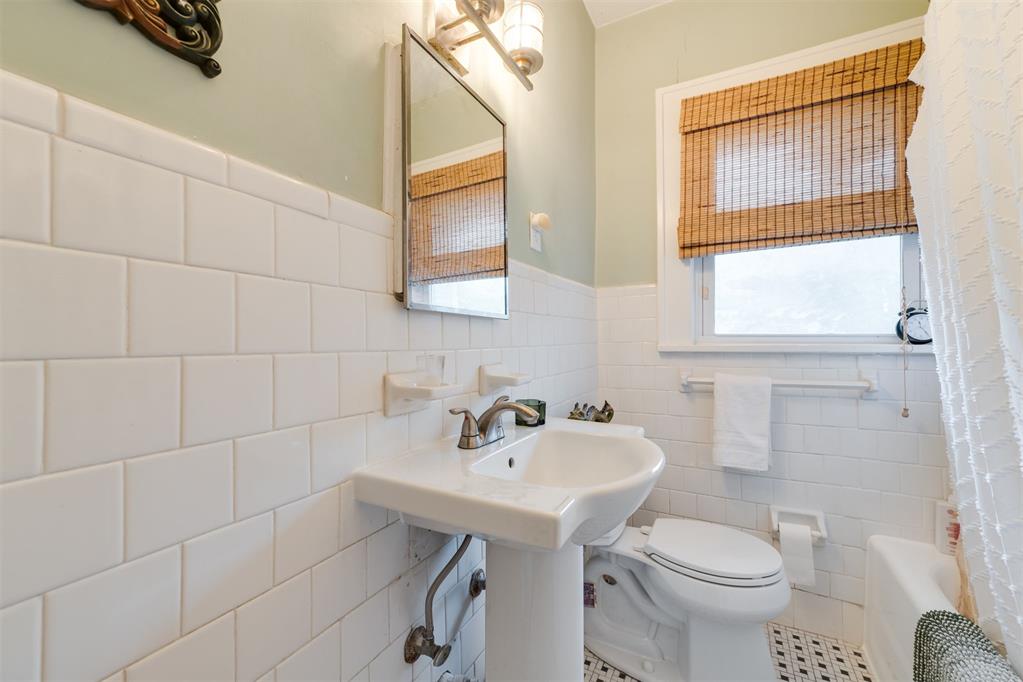 1619 NW 32nd Street