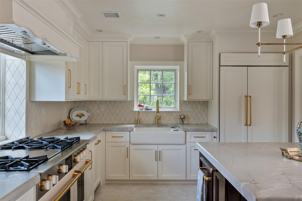 1606 Guilford Lane