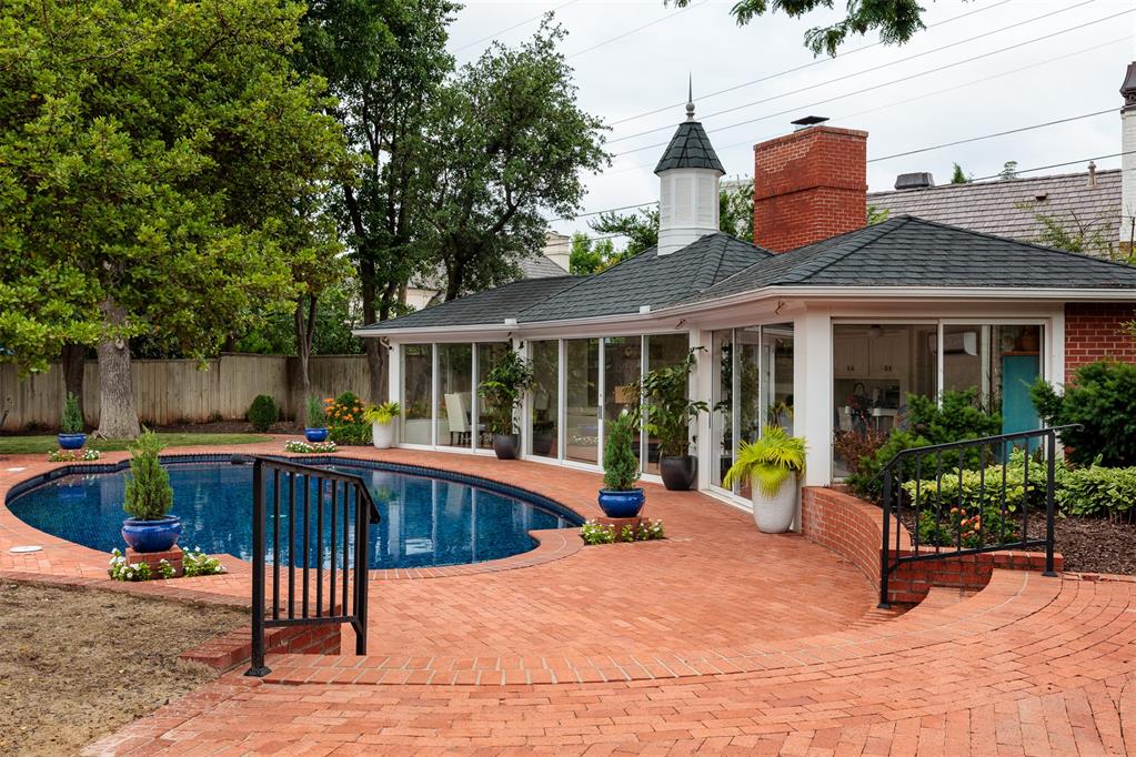 1606 Guilford Lane