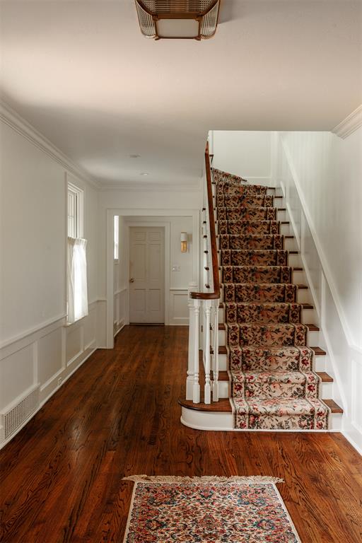 1606 Guilford Lane