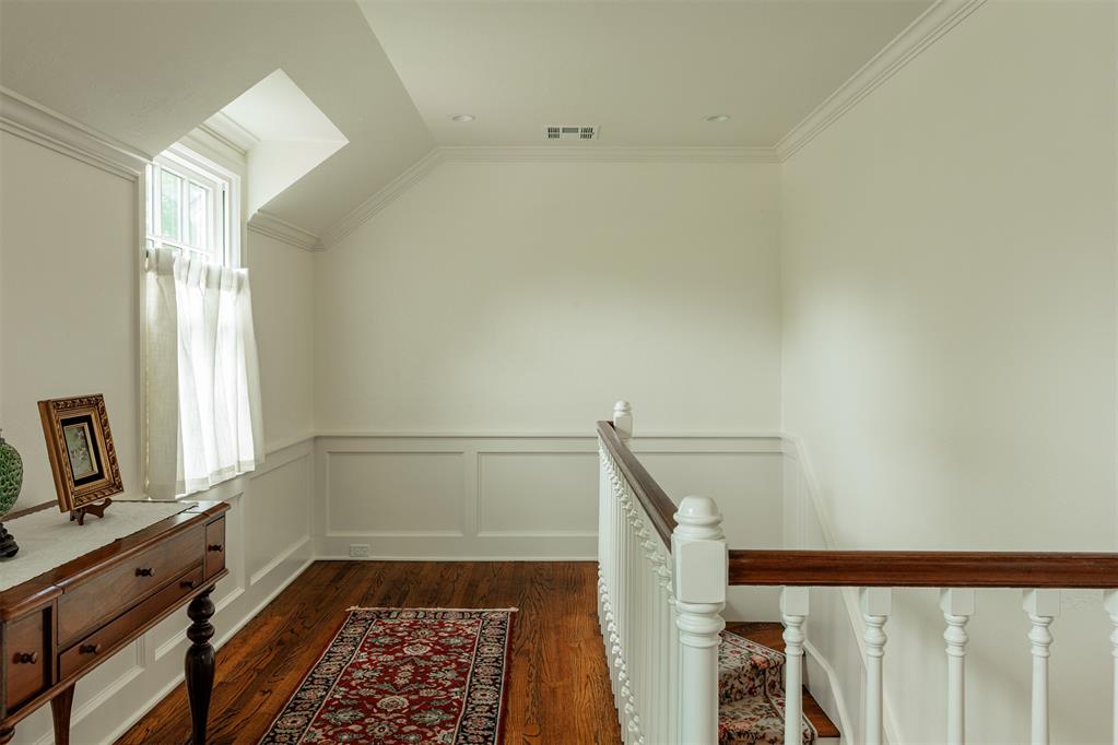 1606 Guilford Lane