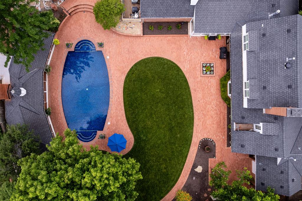 1606 Guilford Lane