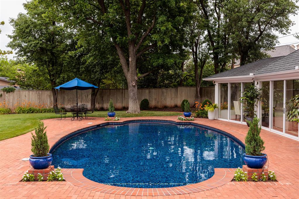 1606 Guilford Lane
