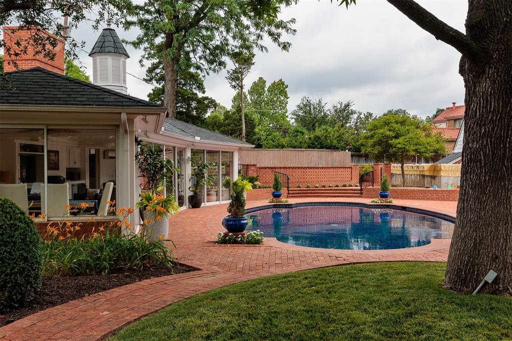 1606 Guilford Lane